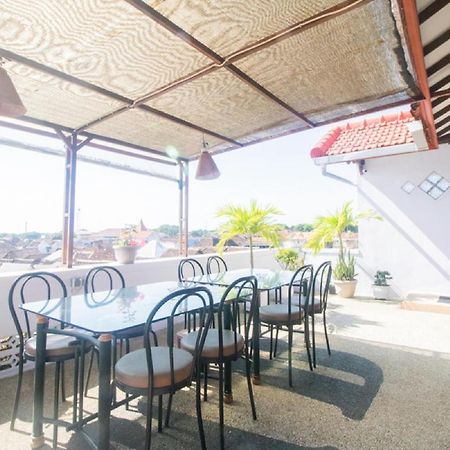 Hotel RedDoorz near Pantai Boom Banyuwangi  Zewnętrze zdjęcie