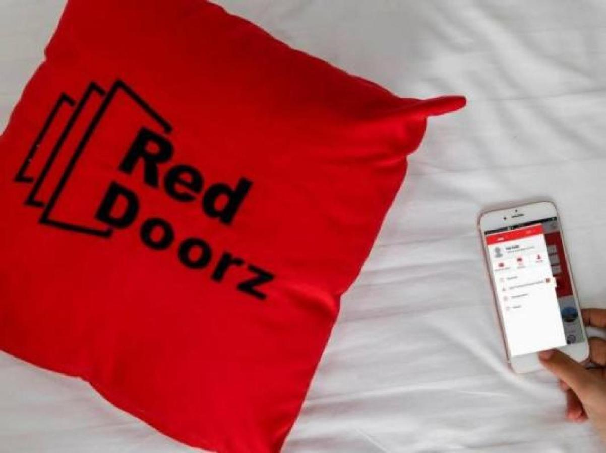 Hotel RedDoorz near Pantai Boom Banyuwangi  Zewnętrze zdjęcie