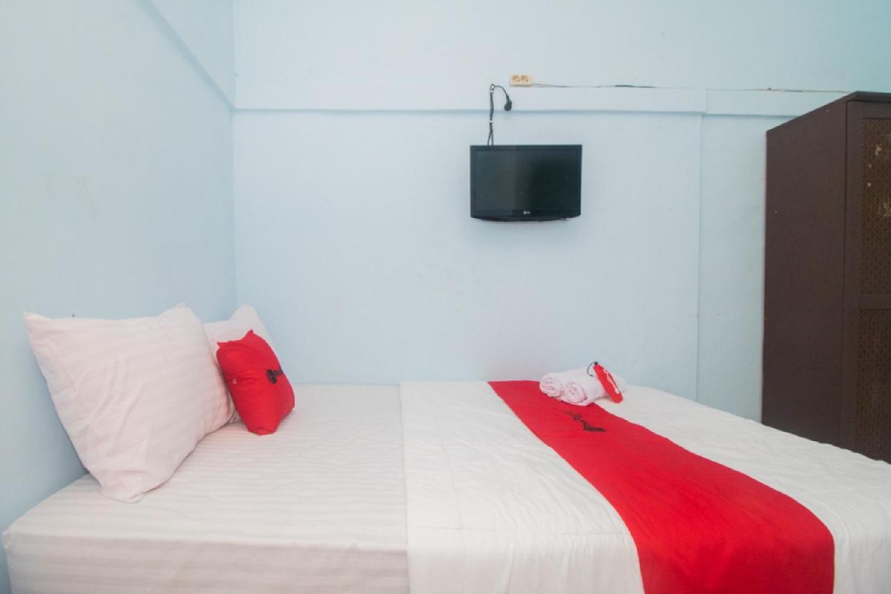 Hotel RedDoorz near Pantai Boom Banyuwangi  Zewnętrze zdjęcie