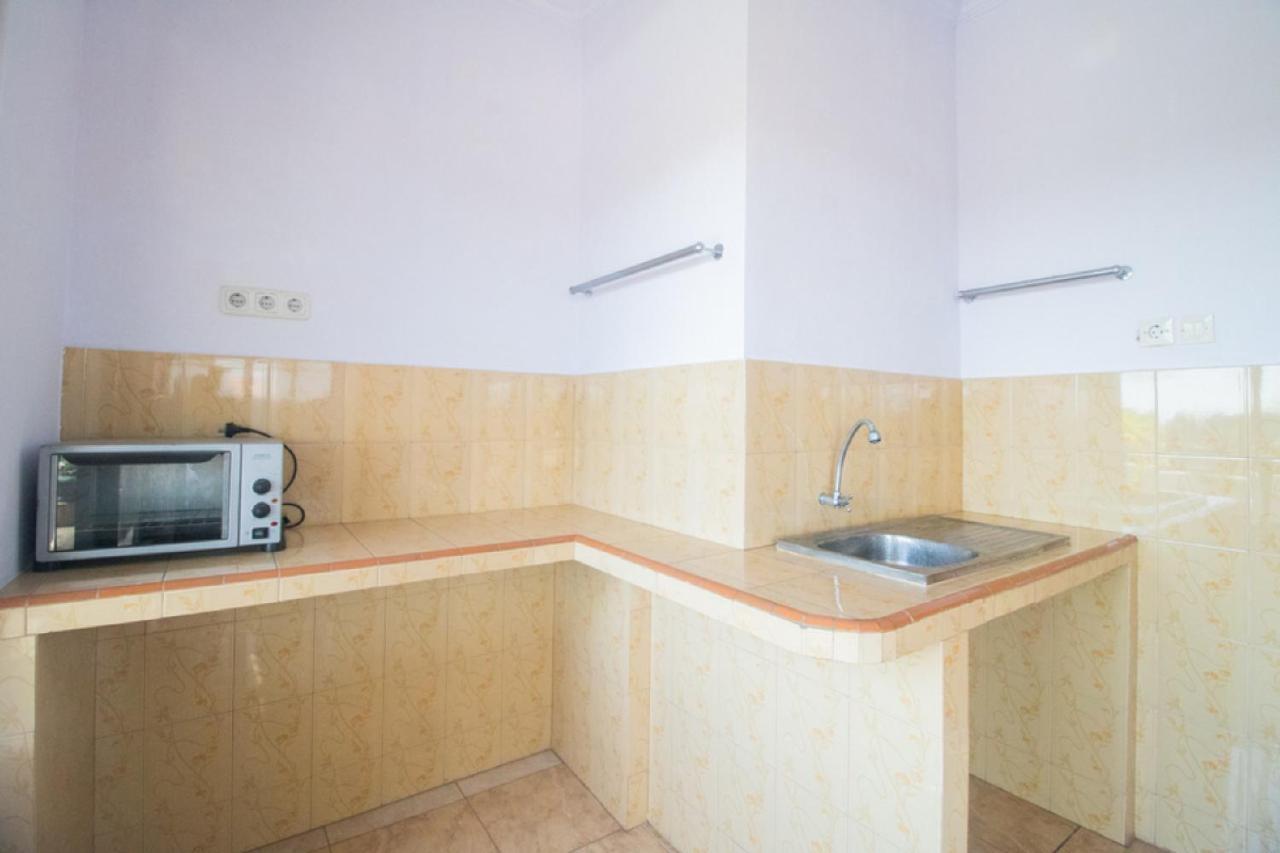 Hotel RedDoorz near Pantai Boom Banyuwangi  Zewnętrze zdjęcie