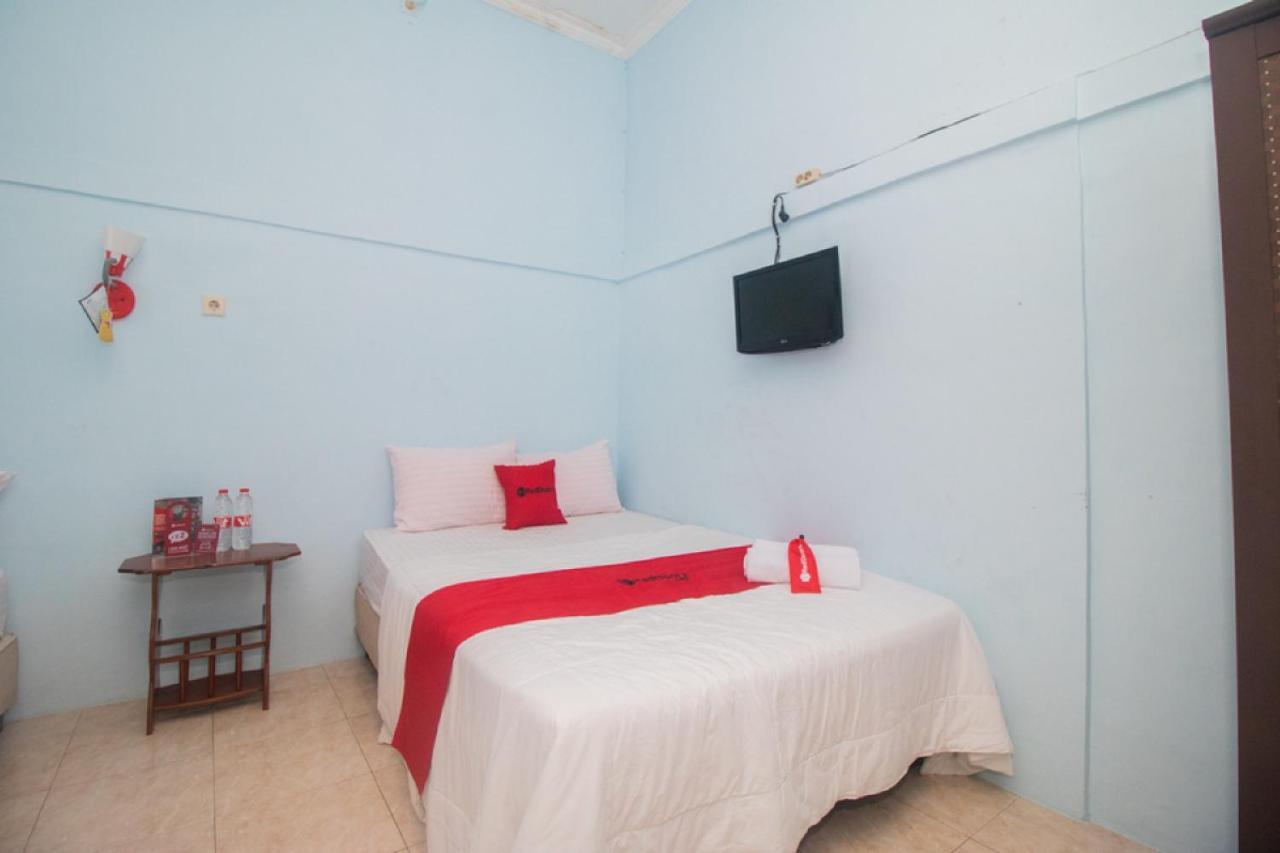 Hotel RedDoorz near Pantai Boom Banyuwangi  Zewnętrze zdjęcie