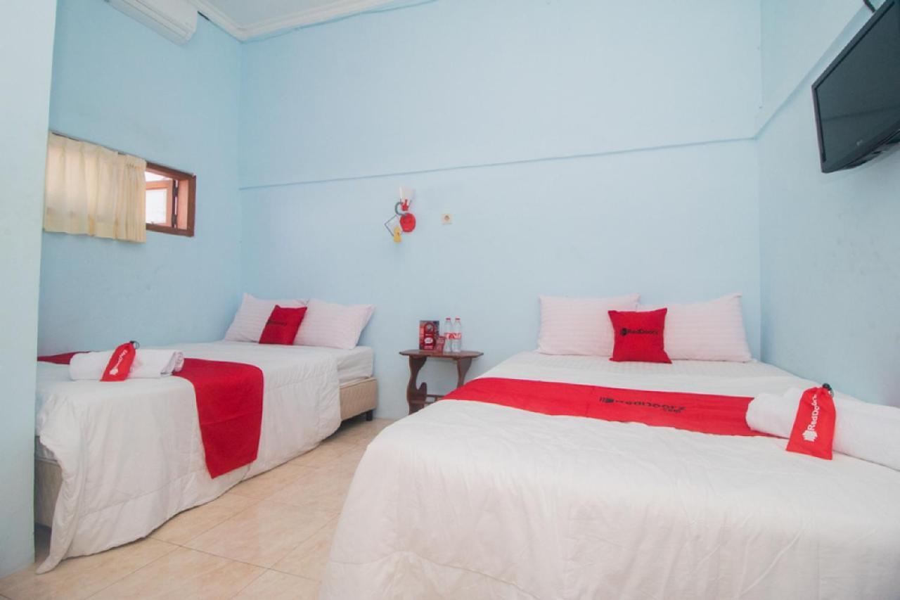 Hotel RedDoorz near Pantai Boom Banyuwangi  Zewnętrze zdjęcie