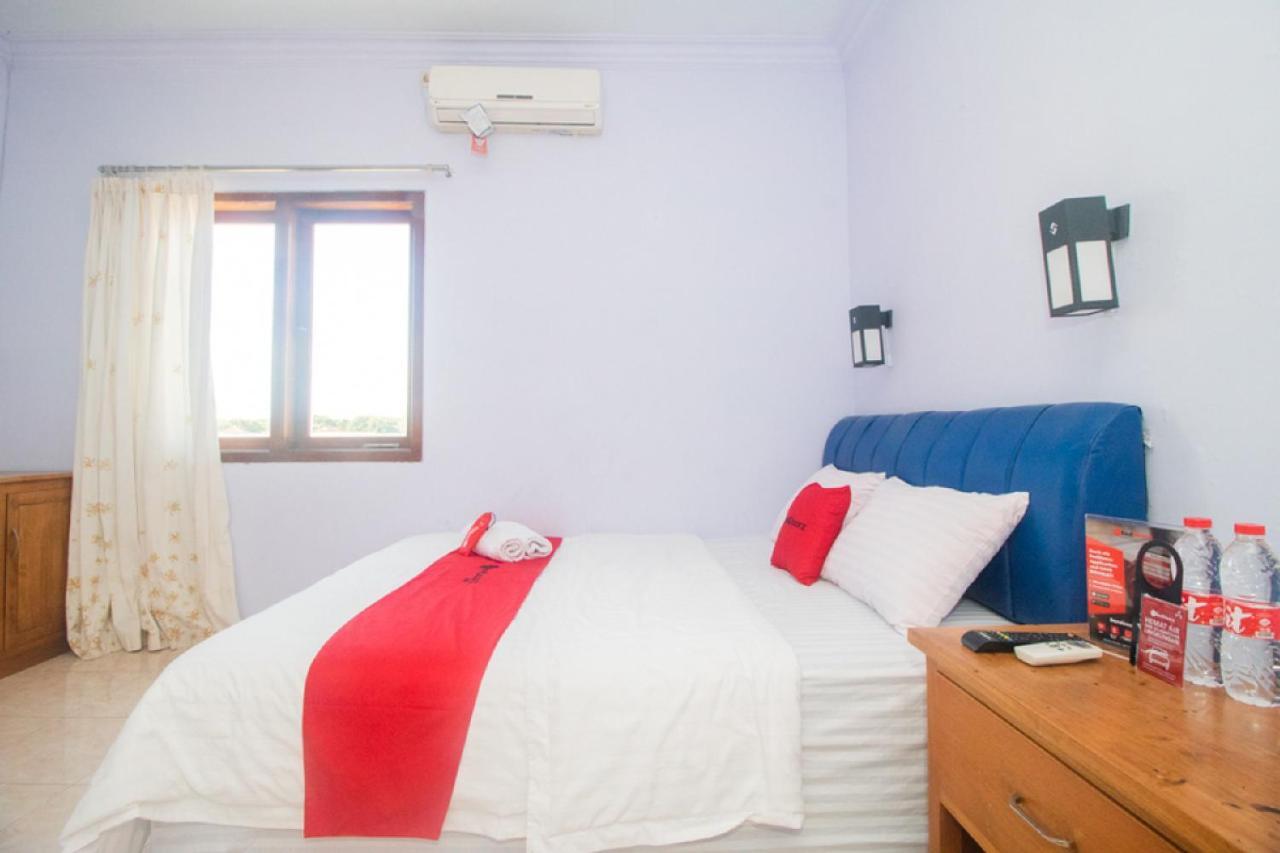 Hotel RedDoorz near Pantai Boom Banyuwangi  Zewnętrze zdjęcie