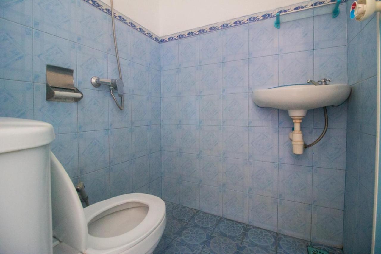 Hotel RedDoorz near Pantai Boom Banyuwangi  Zewnętrze zdjęcie