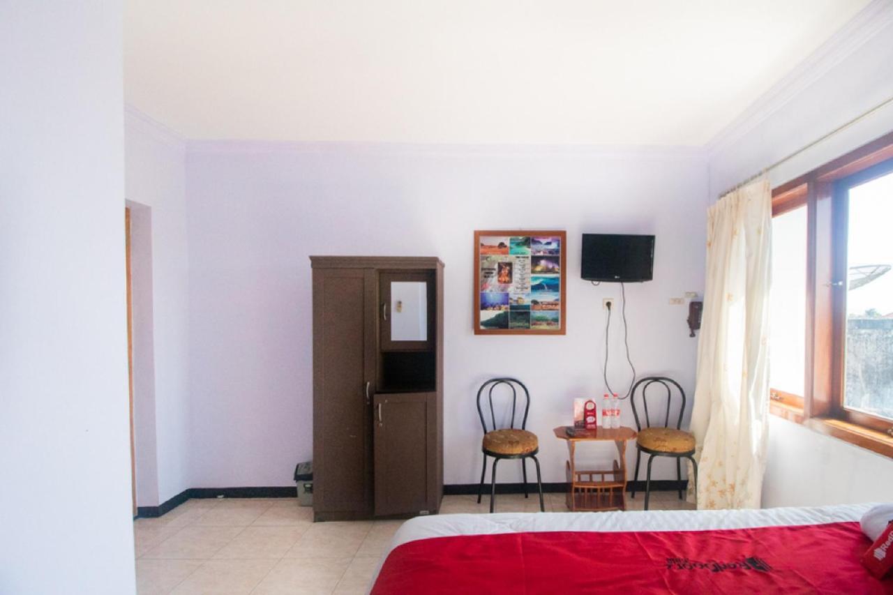 Hotel RedDoorz near Pantai Boom Banyuwangi  Zewnętrze zdjęcie