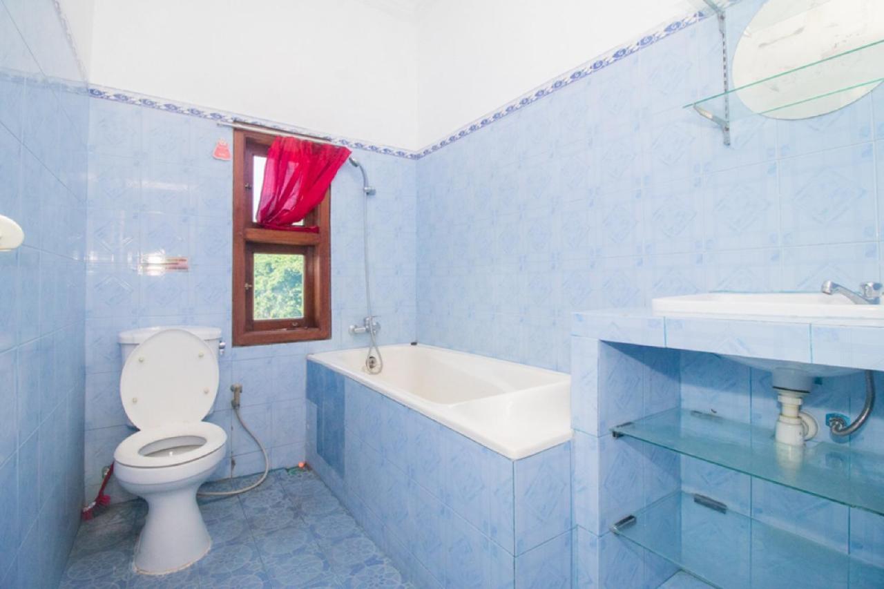 Hotel RedDoorz near Pantai Boom Banyuwangi  Zewnętrze zdjęcie