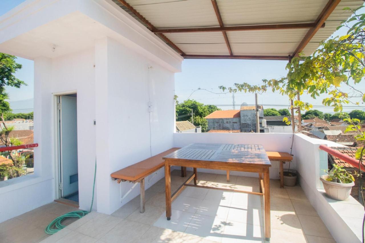 Hotel RedDoorz near Pantai Boom Banyuwangi  Zewnętrze zdjęcie