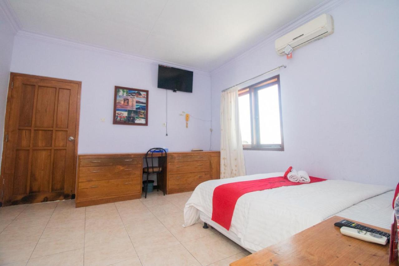 Hotel RedDoorz near Pantai Boom Banyuwangi  Zewnętrze zdjęcie
